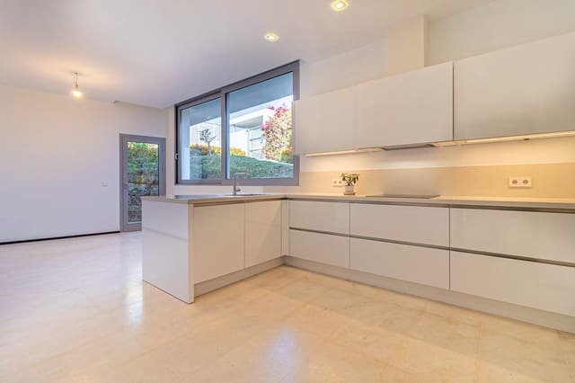 Chalet de 5 habitaciones en Sierra Blanca, Marbella en venta con piscina - 3.000.000 € (Ref: 9294406)