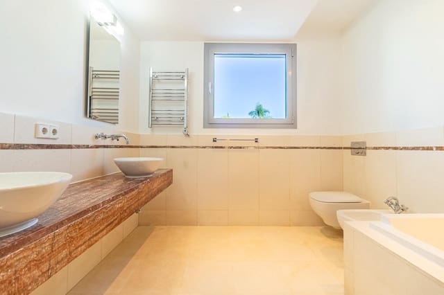 Chalet de 5 habitaciones en Sierra Blanca, Marbella en venta con piscina - 3.000.000 € (Ref: 9294406)