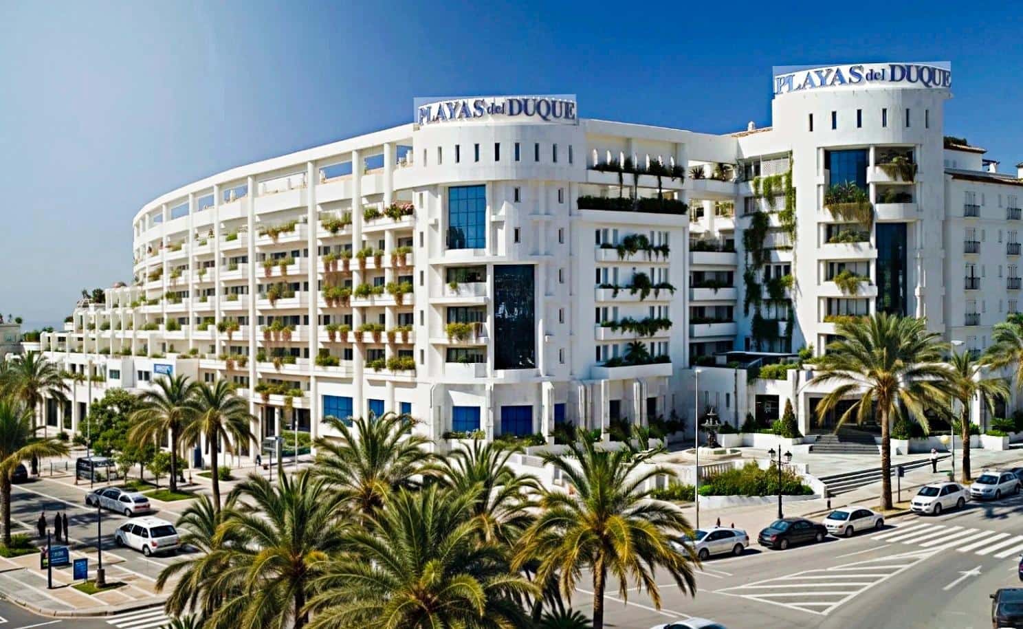 Piso de 2 habitaciones en Marbella en venta con piscina garaje - 695.000 € (Ref: 9419799)