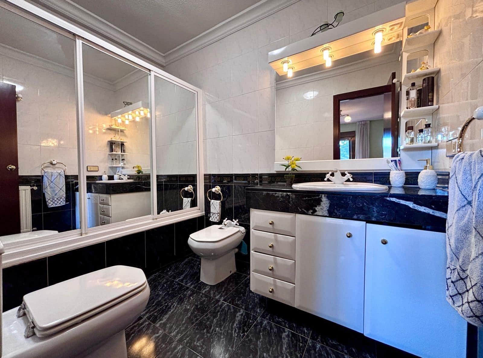 4 soveværelse Villa til salg i Villamayor med swimmingpool garage - € 325.000 (Ref: 9449210)