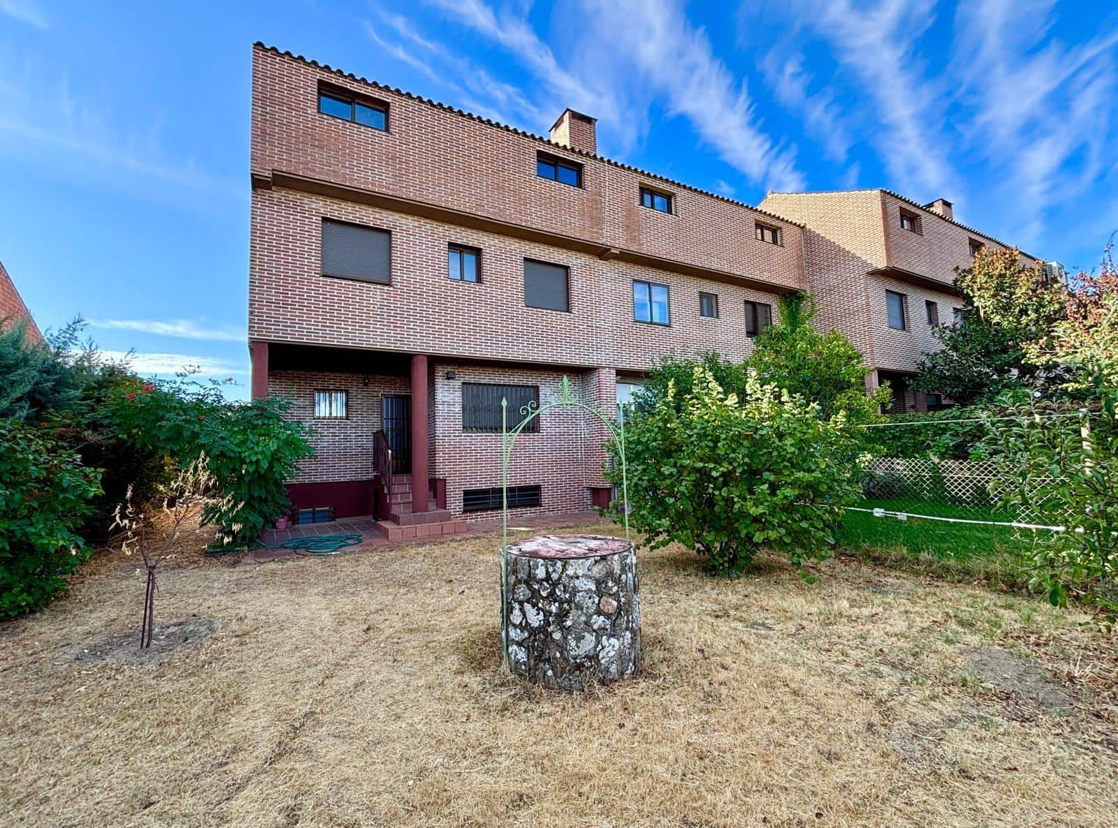 4 soveværelse Villa til salg i Villamayor med swimmingpool garage - € 325.000 (Ref: 9449210)