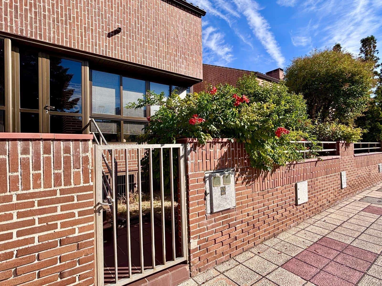 4 soveværelse Villa til salg i Villamayor med swimmingpool garage - € 325.000 (Ref: 9449210)