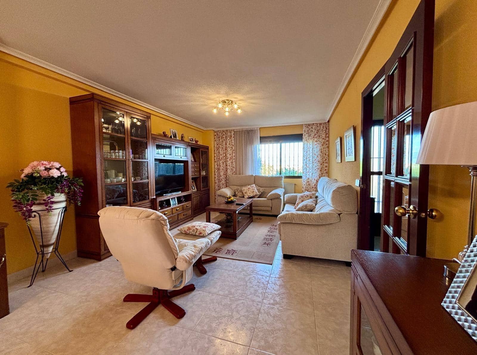 4 sovrum Villa till salu i Villamayor med pool garage - 325 000 € (Ref: 9449210)