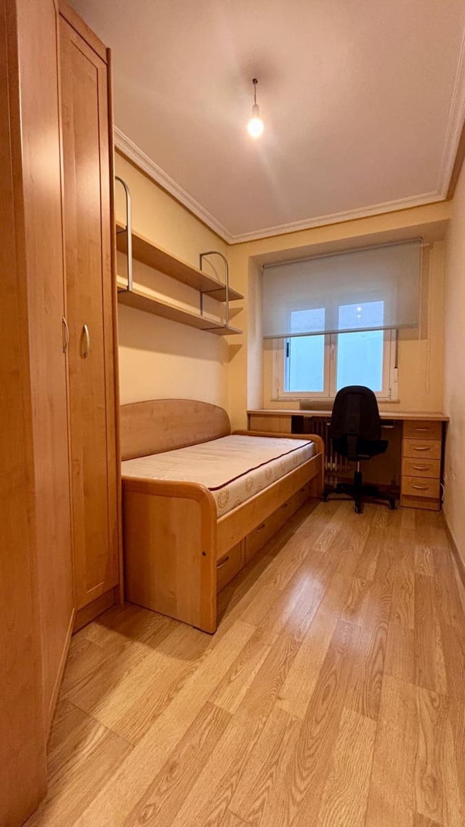 Piso de 4 habitaciones en Salamanca ciudad en alquiler - 1.200 € (Ref: 9462394)