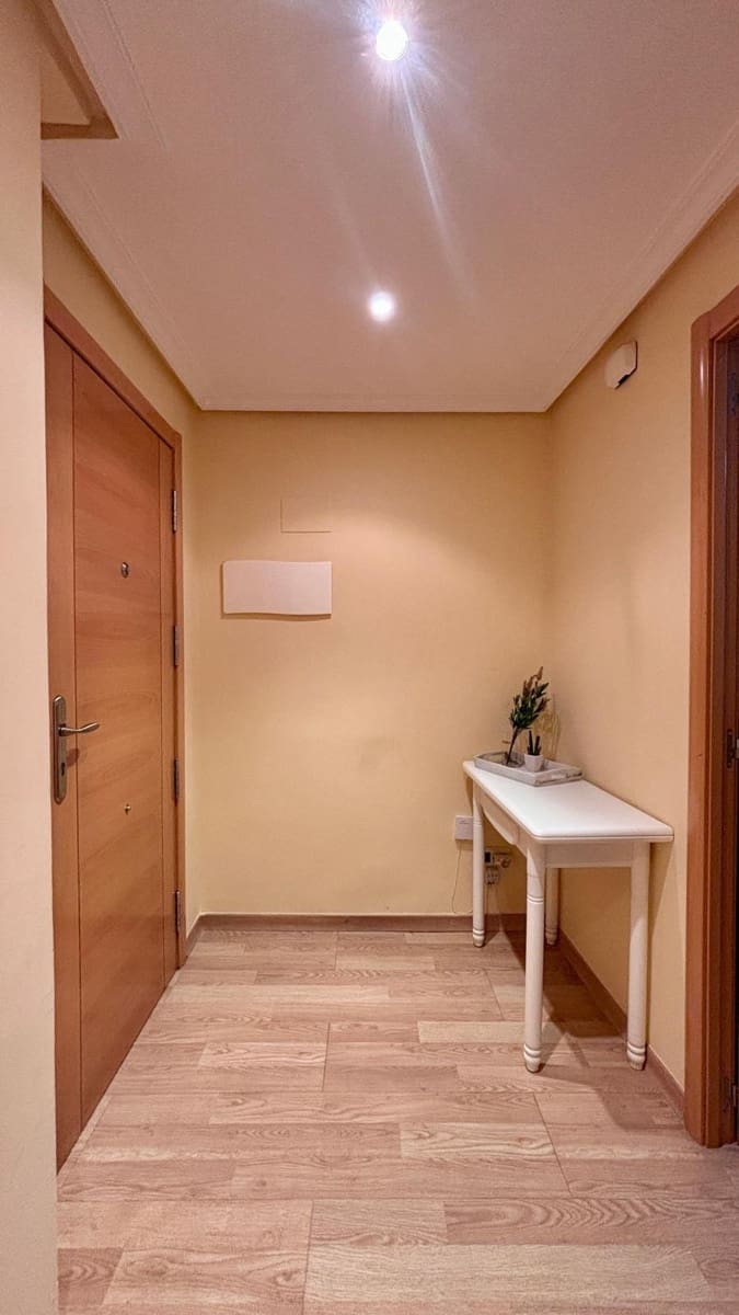 Piso de 4 habitaciones en Salamanca ciudad en alquiler - 1.200 € (Ref: 9462394)
