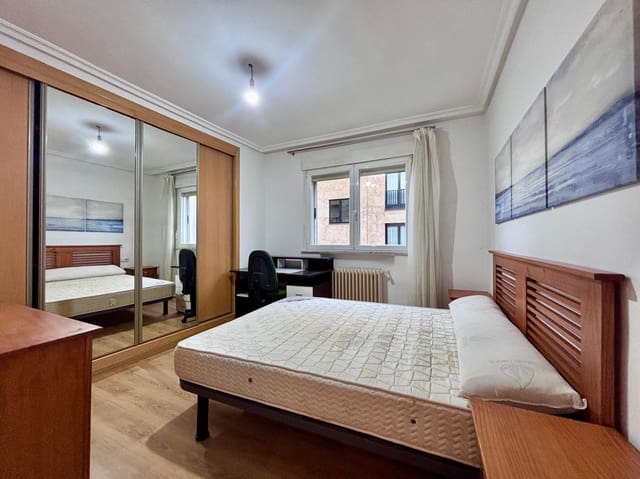 Piso de 4 habitaciones en Salamanca ciudad en alquiler - 1.200 € (Ref: 9462394)