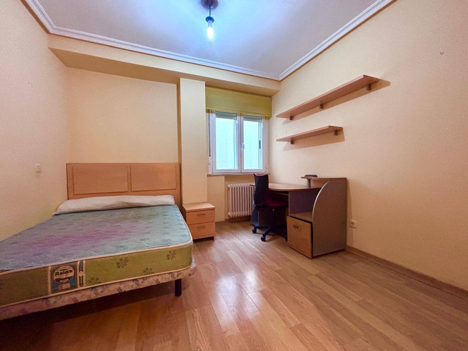 Piso de 4 habitaciones en Salamanca ciudad en alquiler - 1.200 € (Ref: 9462394)