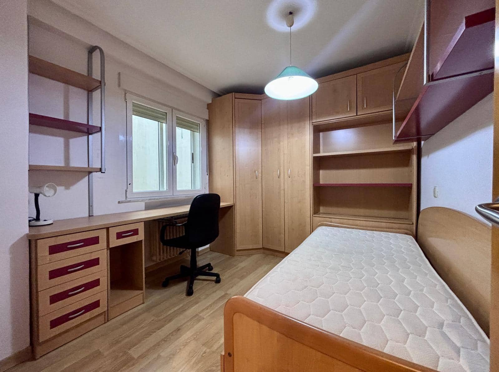 Piso de 4 habitaciones en Salamanca ciudad en alquiler - 1.200 € (Ref: 9462394)