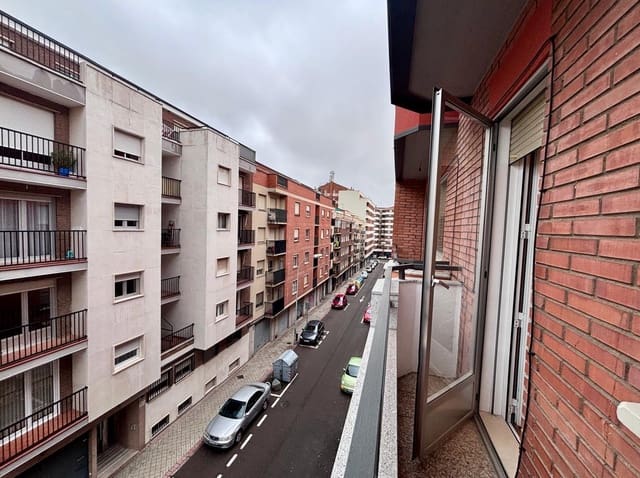 Piso de 4 habitaciones en Salamanca ciudad en alquiler - 1.200 € (Ref: 9462394)