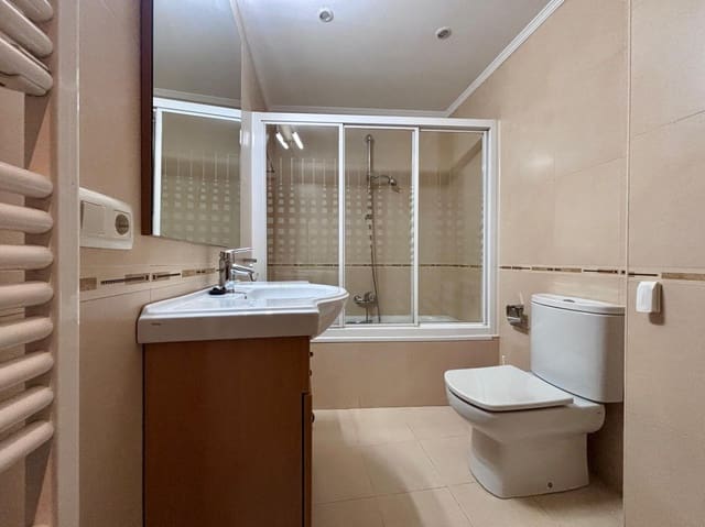 Piso de 4 habitaciones en Salamanca ciudad en alquiler - 1.200 € (Ref: 9462394)