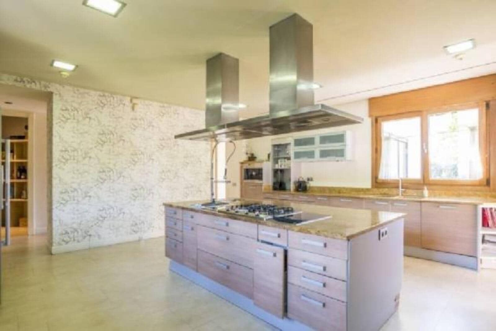 7 makuuhuone Huvila myytävänä paikassa Alcobendas mukana uima-altaan 
autotalli - 10 400 000 € (Ref: 9508914)