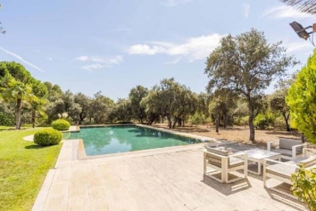 7 makuuhuone Huvila myytävänä paikassa Alcobendas mukana uima-altaan 
autotalli - 10 400 000 € (Ref: 9508914)