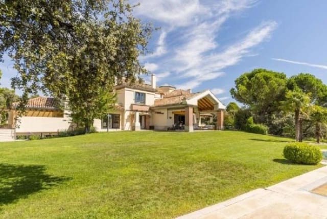 7 makuuhuone Huvila myytävänä paikassa Alcobendas mukana uima-altaan 
autotalli - 10 400 000 € (Ref: 9508914)