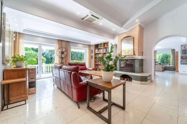 5 makuuhuone Huvila myytävänä paikassa Marbella mukana uima-altaan 
autotalli - 1 695 000 € (Ref: 9634331)