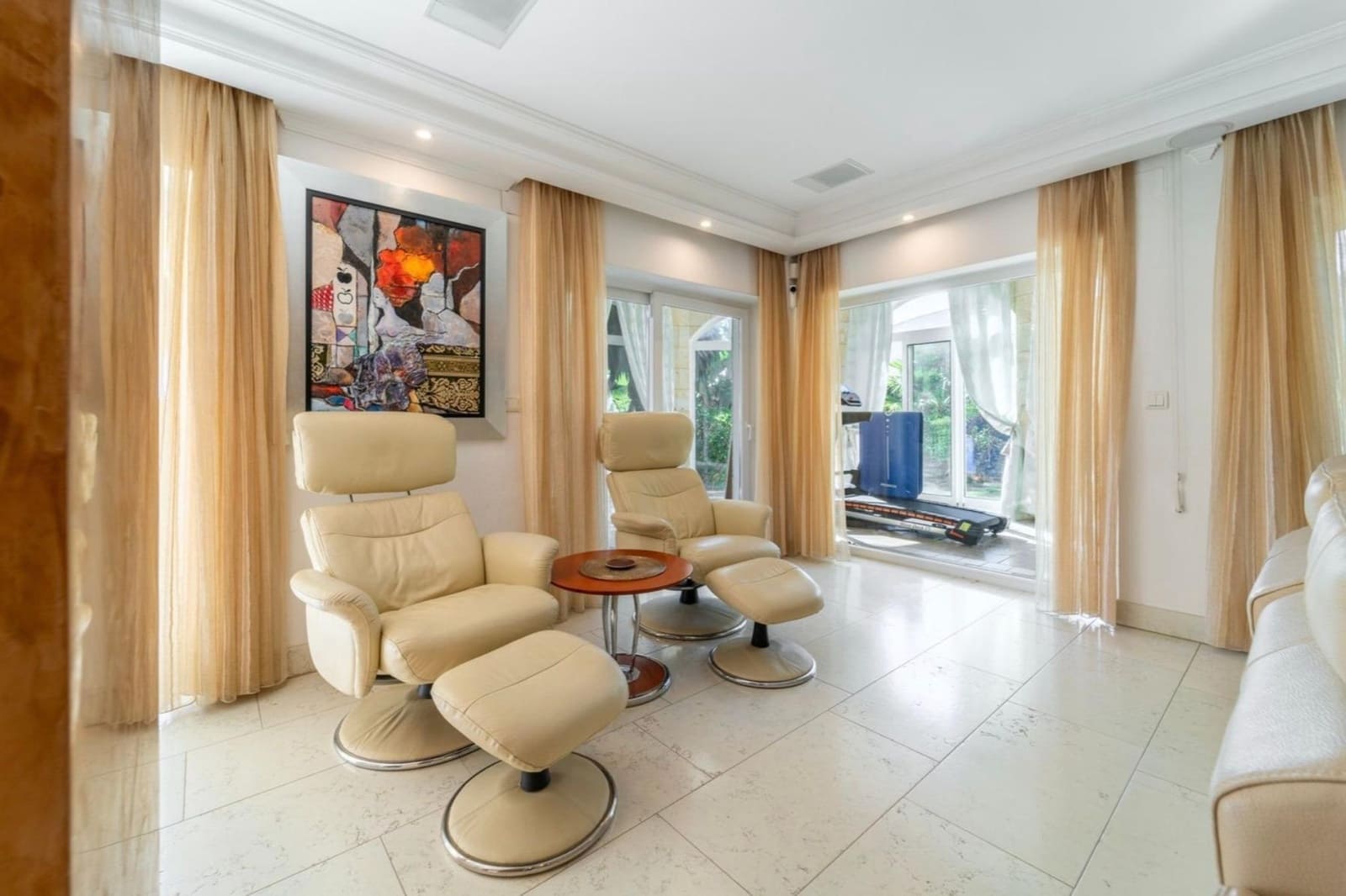 5 makuuhuone Huvila myytävänä paikassa Marbella mukana uima-altaan 
autotalli - 1 695 000 € (Ref: 9634331)