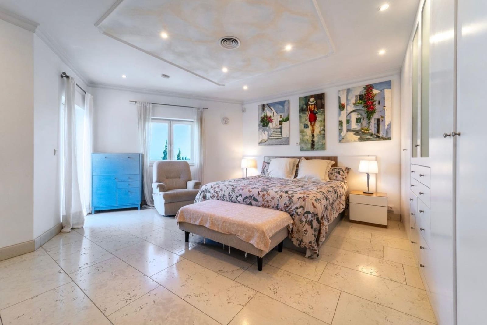 5 makuuhuone Huvila myytävänä paikassa Marbella mukana uima-altaan 
autotalli - 1 695 000 € (Ref: 9634331)