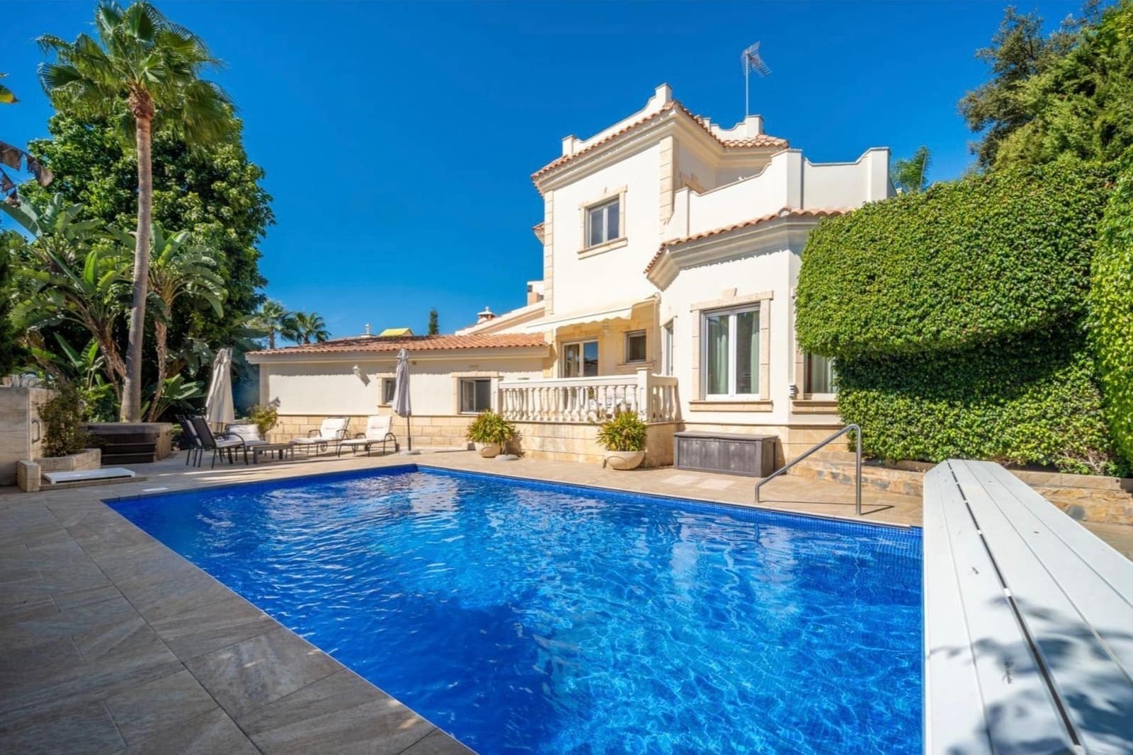5 quarto Moradia para venda em Marbella com piscina garagem - 1 695 000 € (Ref: 9634331)