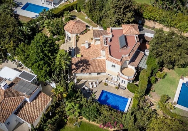 5 quarto Moradia para venda em Marbella com piscina garagem - 1 695 000 € (Ref: 9634331)