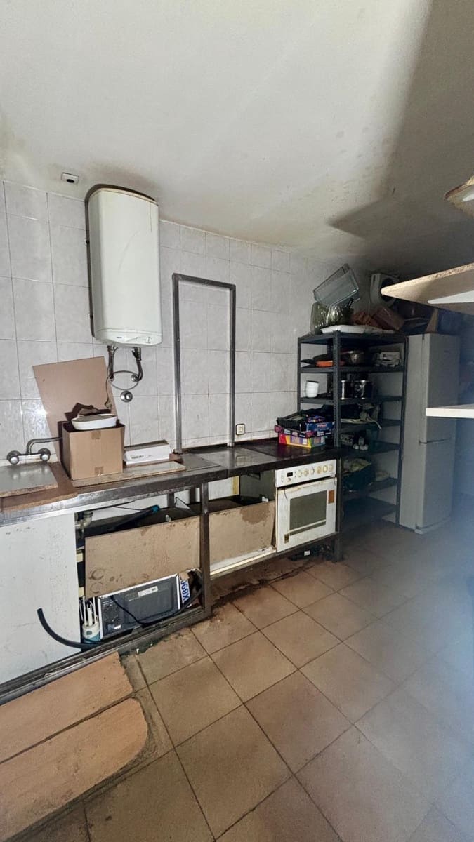 Commercial for sale in Salamanca city - € 480,000 (Ref: 9666540)