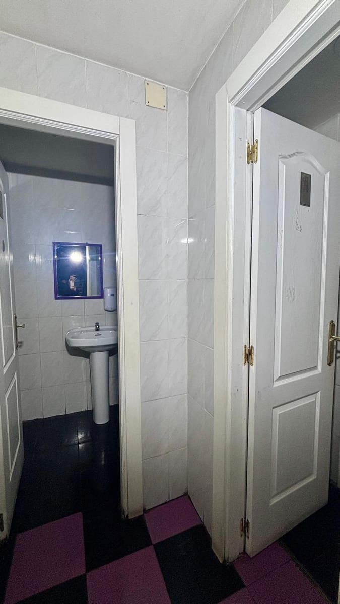 Commercial for sale in Salamanca city - € 480,000 (Ref: 9666540)