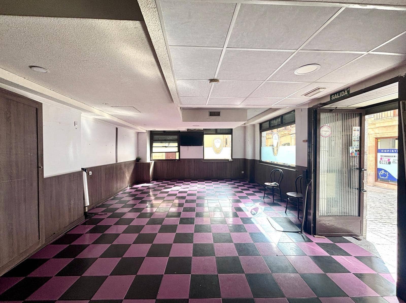 Commercial for sale in Salamanca city - € 480,000 (Ref: 9666540)