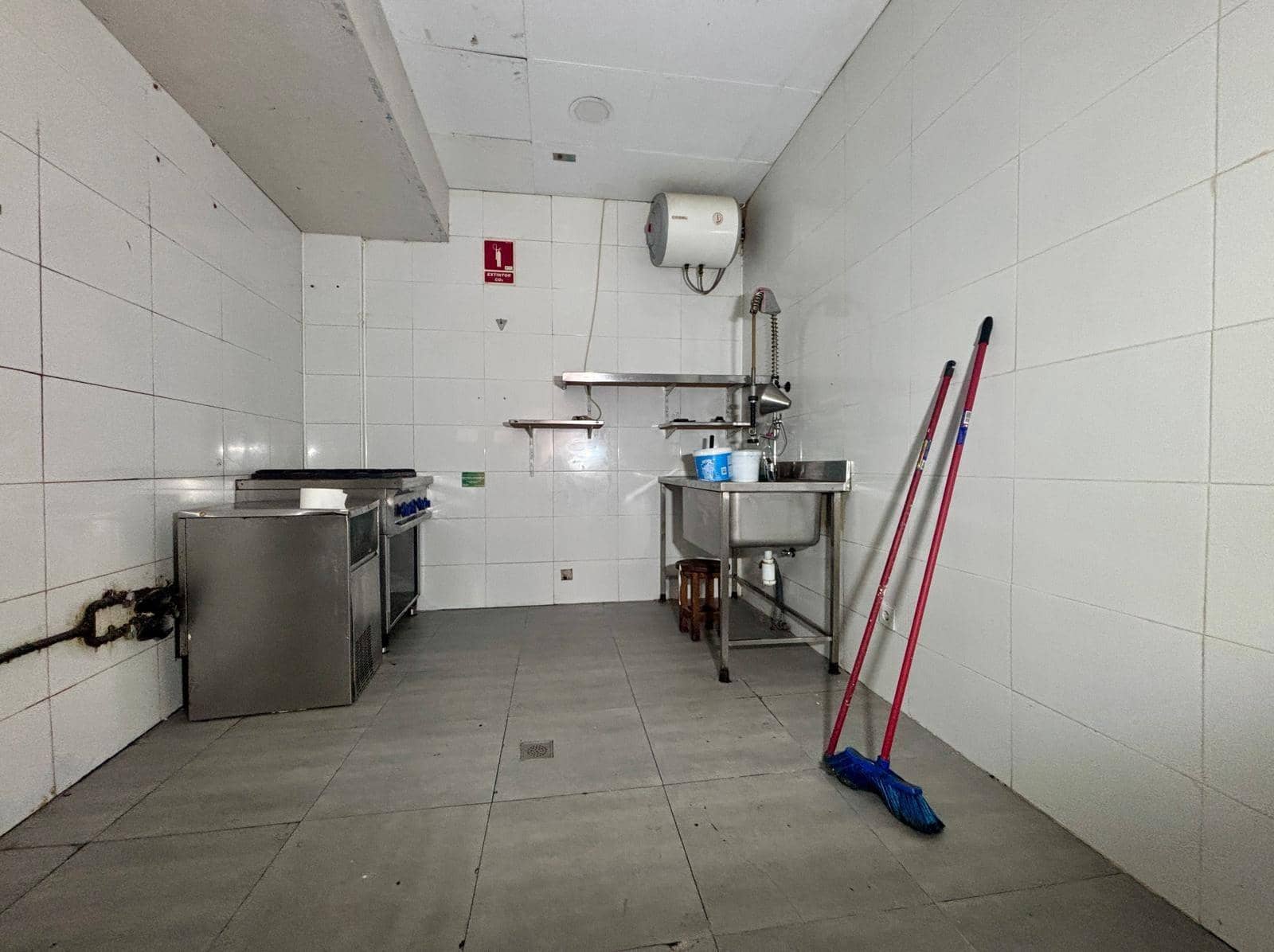 Commercial for sale in Salamanca city - € 480,000 (Ref: 9666540)