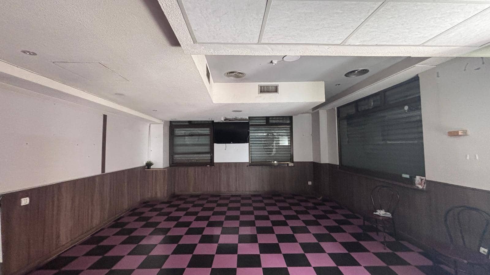 Commercial for sale in Salamanca city - € 480,000 (Ref: 9666540)