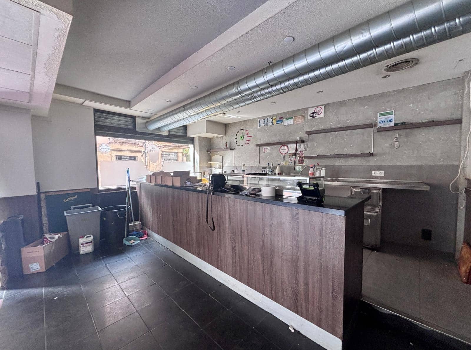 Commercial for sale in Salamanca city - € 480,000 (Ref: 9666540)