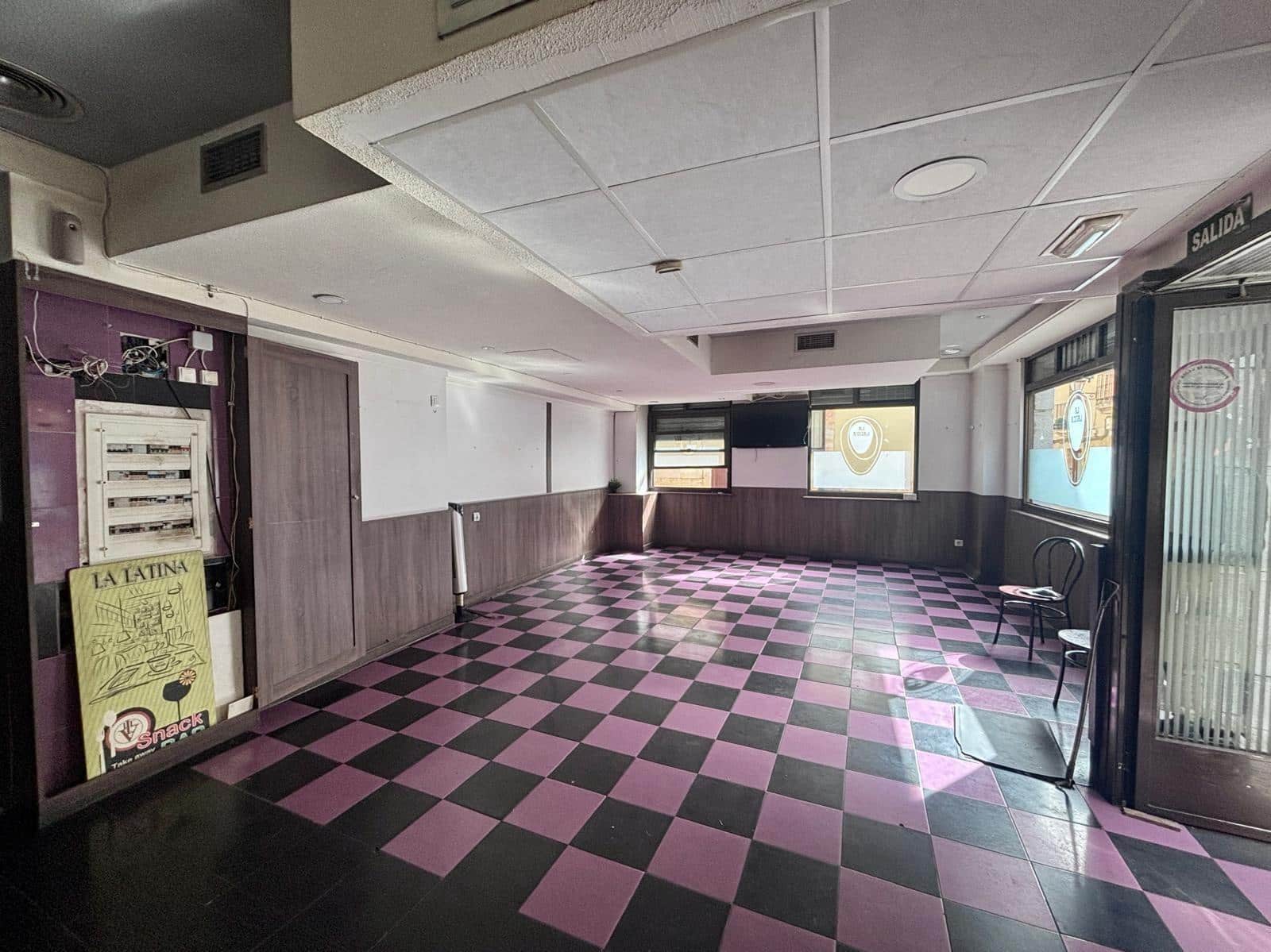 Commercial for sale in Salamanca city - € 480,000 (Ref: 9666540)