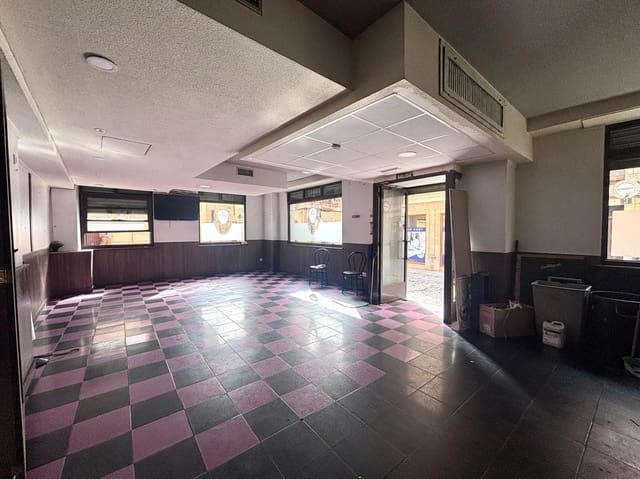 Commercial for sale in Salamanca city - € 480,000 (Ref: 9666540)
