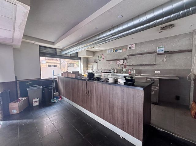 Erhverv til salg i Salamanca by - € 480.000 (Ref: 9666540)