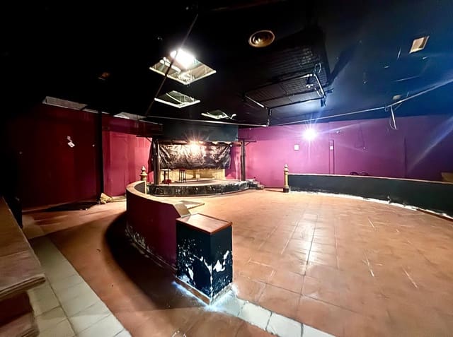 3 chambre Entreprise à vendre à Villares de la Reina - 450 000 € (Ref: 9670723)