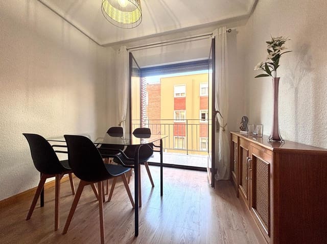 3 quarto Apartamento para arrendar em Salamanca cidade - 1 200 € (Ref: 9679895)