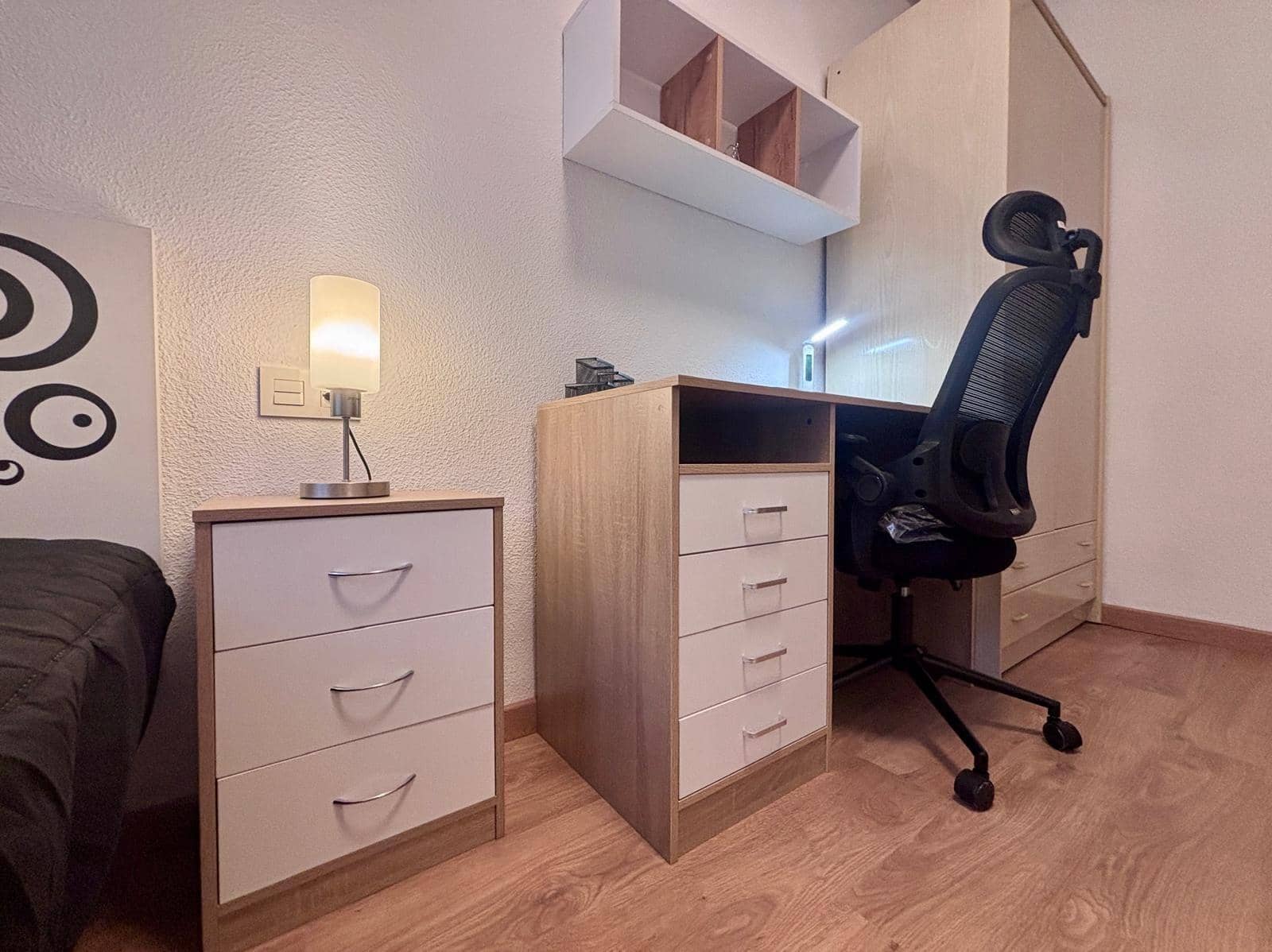 3 sovrum Lägenhet att hyra i Salamanca stad - 1 200 € (Ref: 9679895)