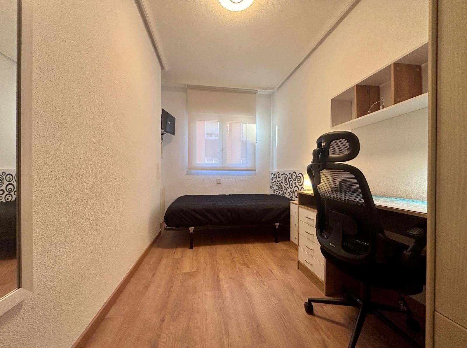 3 sovrum Lägenhet att hyra i Salamanca stad - 1 200 € (Ref: 9679895)