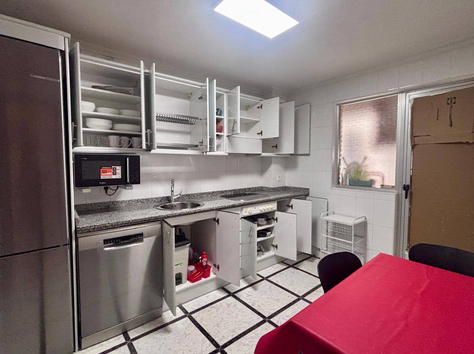 3 sovrum Lägenhet att hyra i Salamanca stad - 1 200 € (Ref: 9679895)