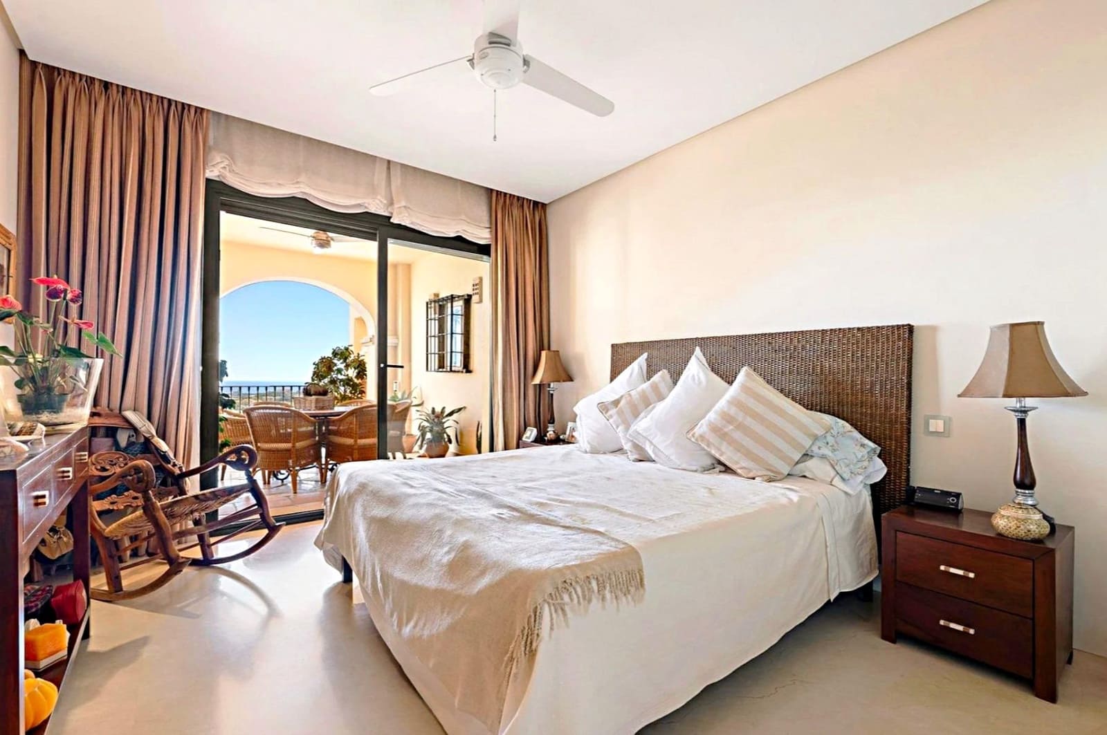 Piso de 2 habitaciones en La Quinta en venta con piscina - 1.300.000 € (Ref: 9690652)