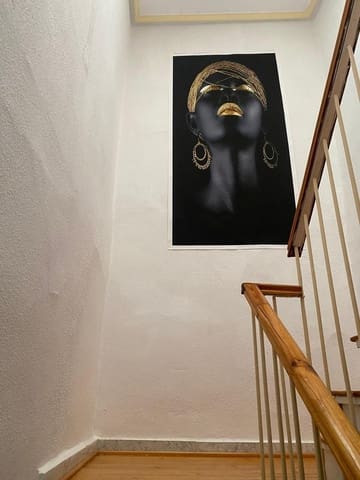 4 slaapkamer Appartement te huur in Salamanca stad - € 1.100 (Ref: 9719997)