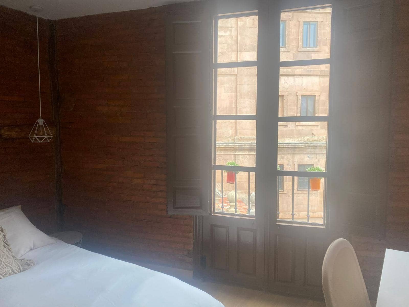 4 slaapkamer Appartement te huur in Salamanca stad - € 1.100 (Ref: 9719997)