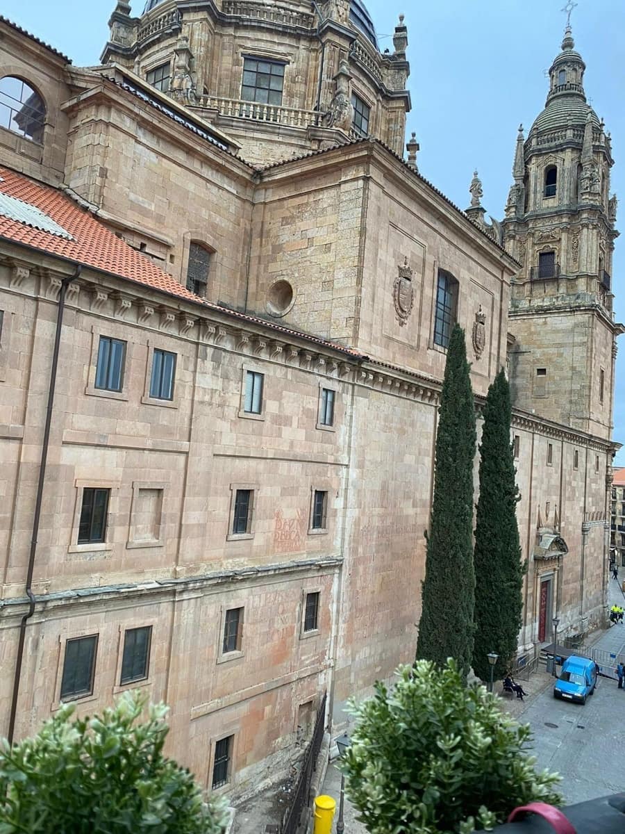 4 slaapkamer Appartement te huur in Salamanca stad - € 1.100 (Ref: 9719997)