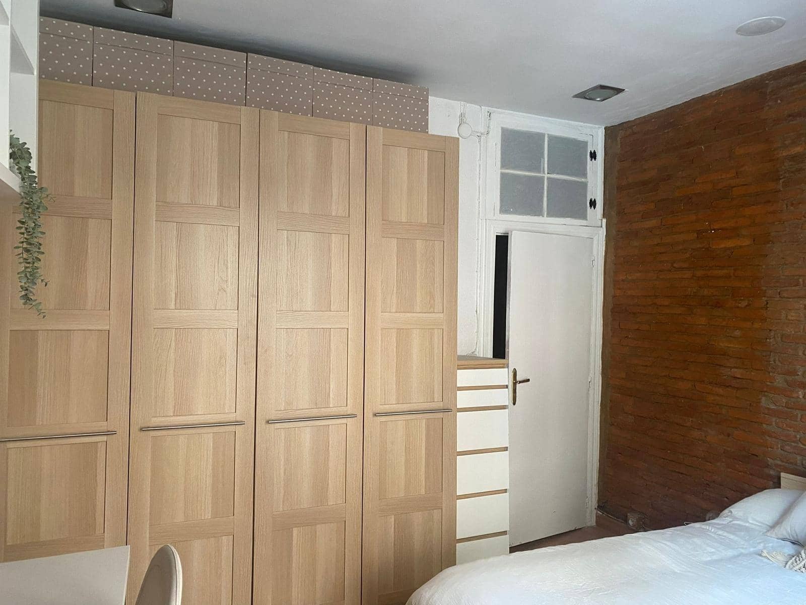 4 slaapkamer Appartement te huur in Salamanca stad - € 1.100 (Ref: 9719997)