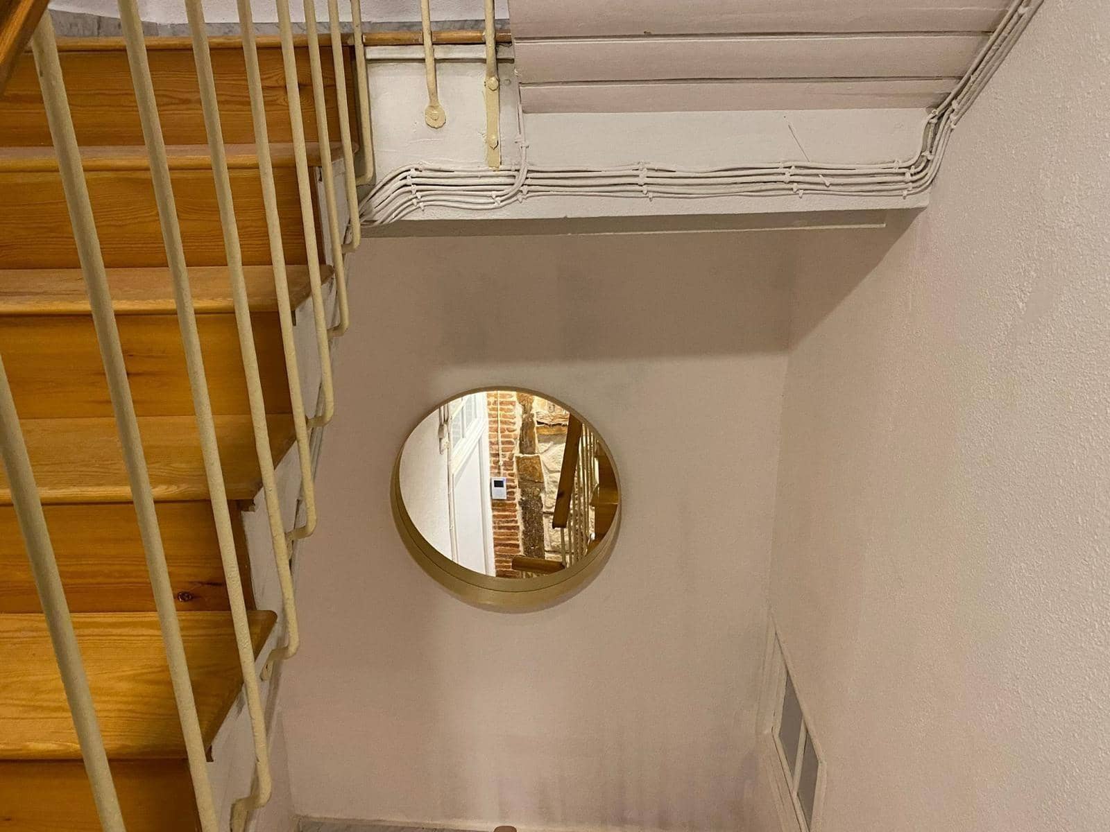 4 slaapkamer Appartement te huur in Salamanca stad - € 1.100 (Ref: 9719997)