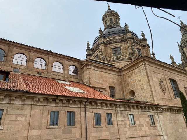 4 slaapkamer Appartement te huur in Salamanca stad - € 1.100 (Ref: 9719997)