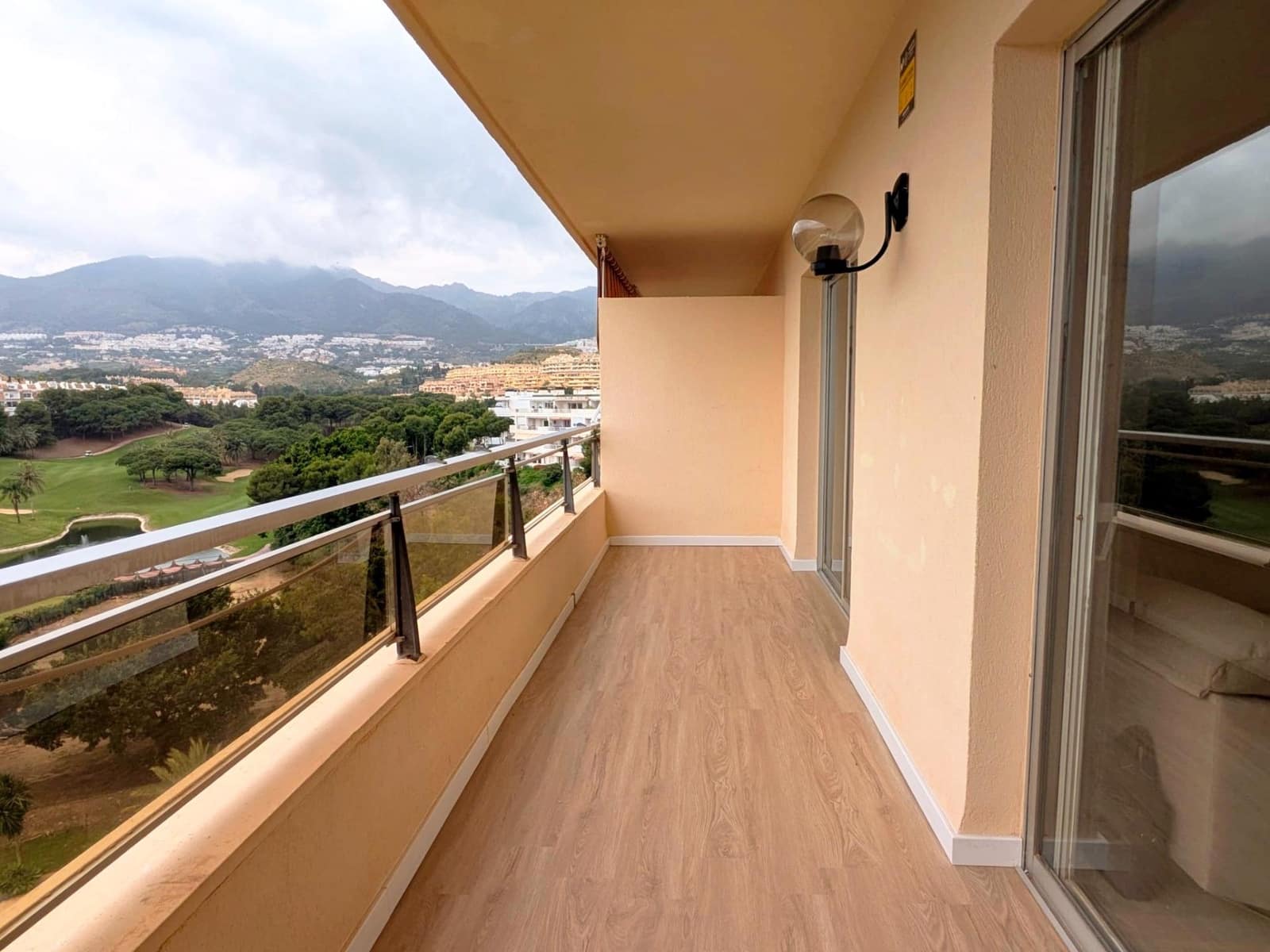 1 soverom Leilighet til salgs i Torrequebrada med svømmebasseng - € 299 000 (Ref: 9735616)