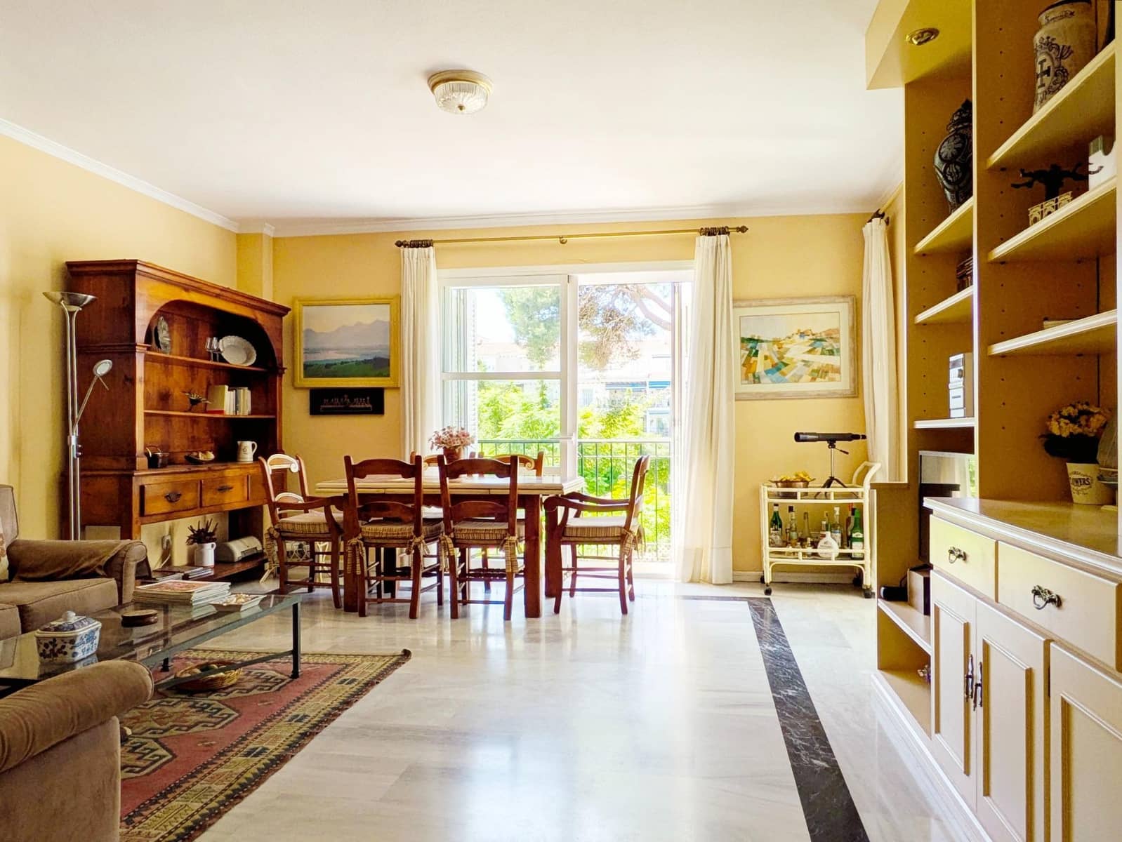 2 bedroom Flat for sale in Marbella with pool garage - € 665,000 (Ref: 9752065)