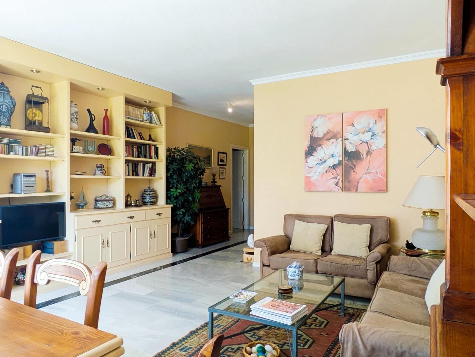 2 bedroom Flat for sale in Marbella with pool garage - € 665,000 (Ref: 9752065)