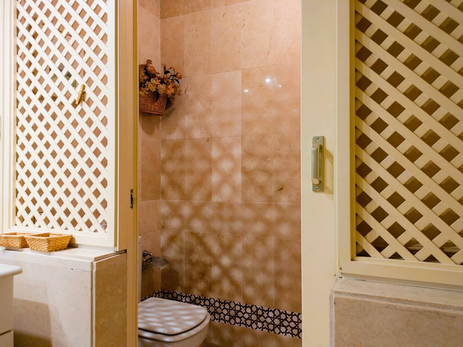 2 bedroom Flat for sale in Marbella with pool garage - € 665,000 (Ref: 9752065)