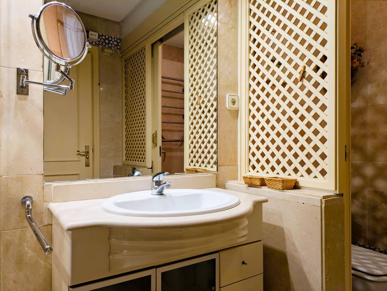 2 bedroom Flat for sale in Marbella with pool garage - € 665,000 (Ref: 9752065)