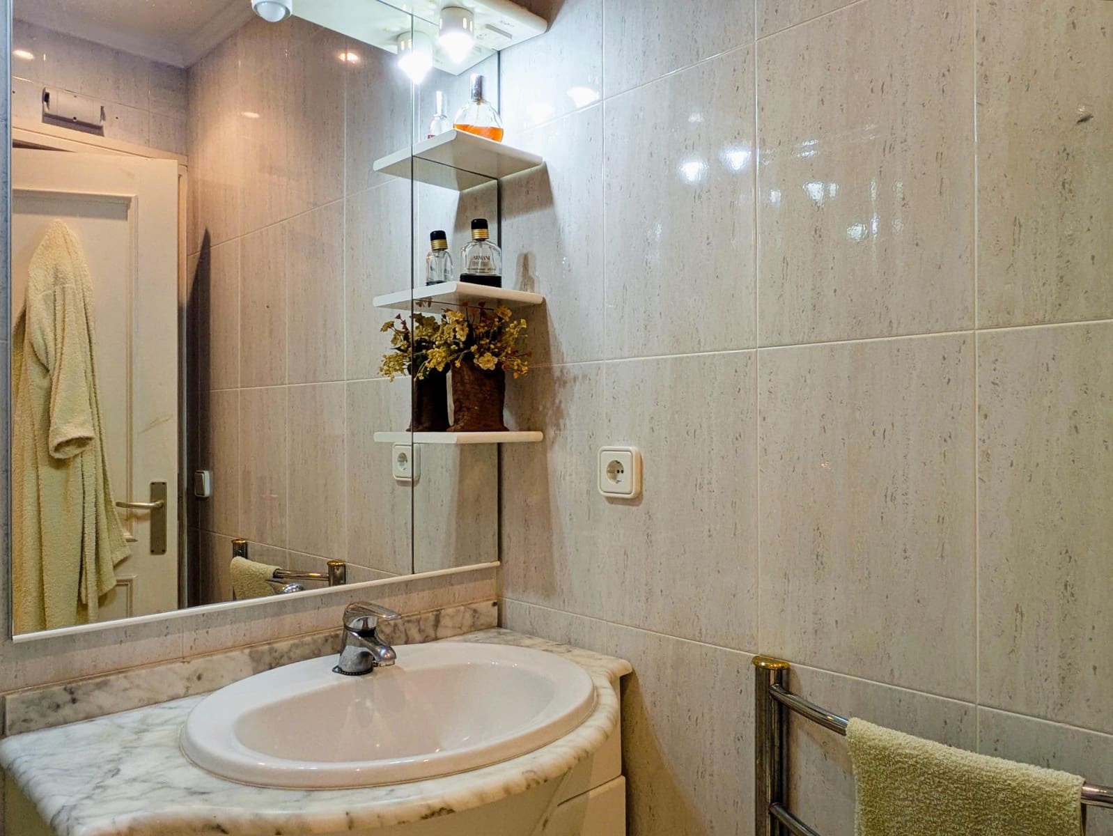 2 bedroom Flat for sale in Marbella with pool garage - € 665,000 (Ref: 9752065)