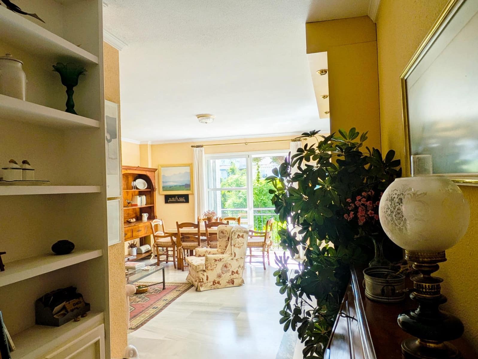 2 bedroom Flat for sale in Marbella with pool garage - € 665,000 (Ref: 9752065)